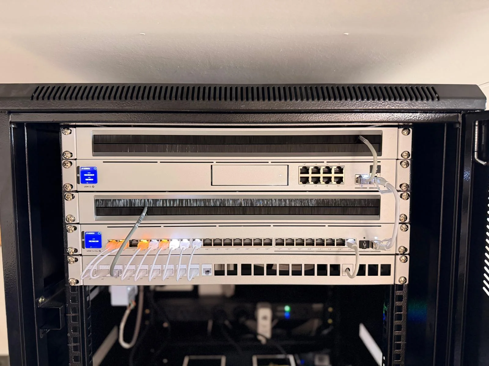 UniFi gateway, network switch and patch panel in the Waikiki smart home rack